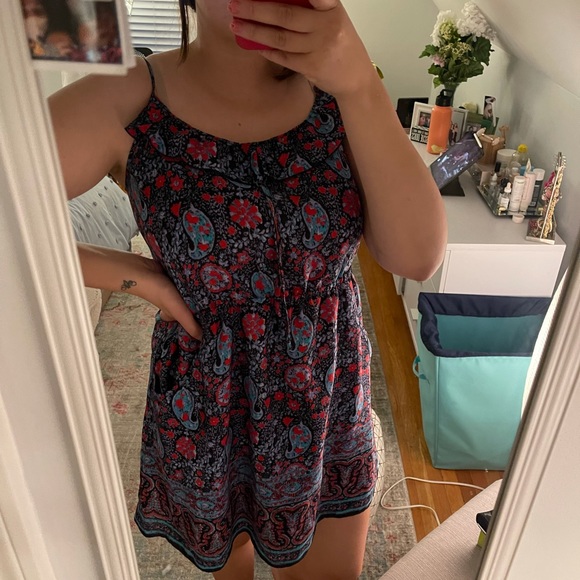 American Eagle Outfitters Dresses & Skirts - AE Red and Blue Paisley Dress